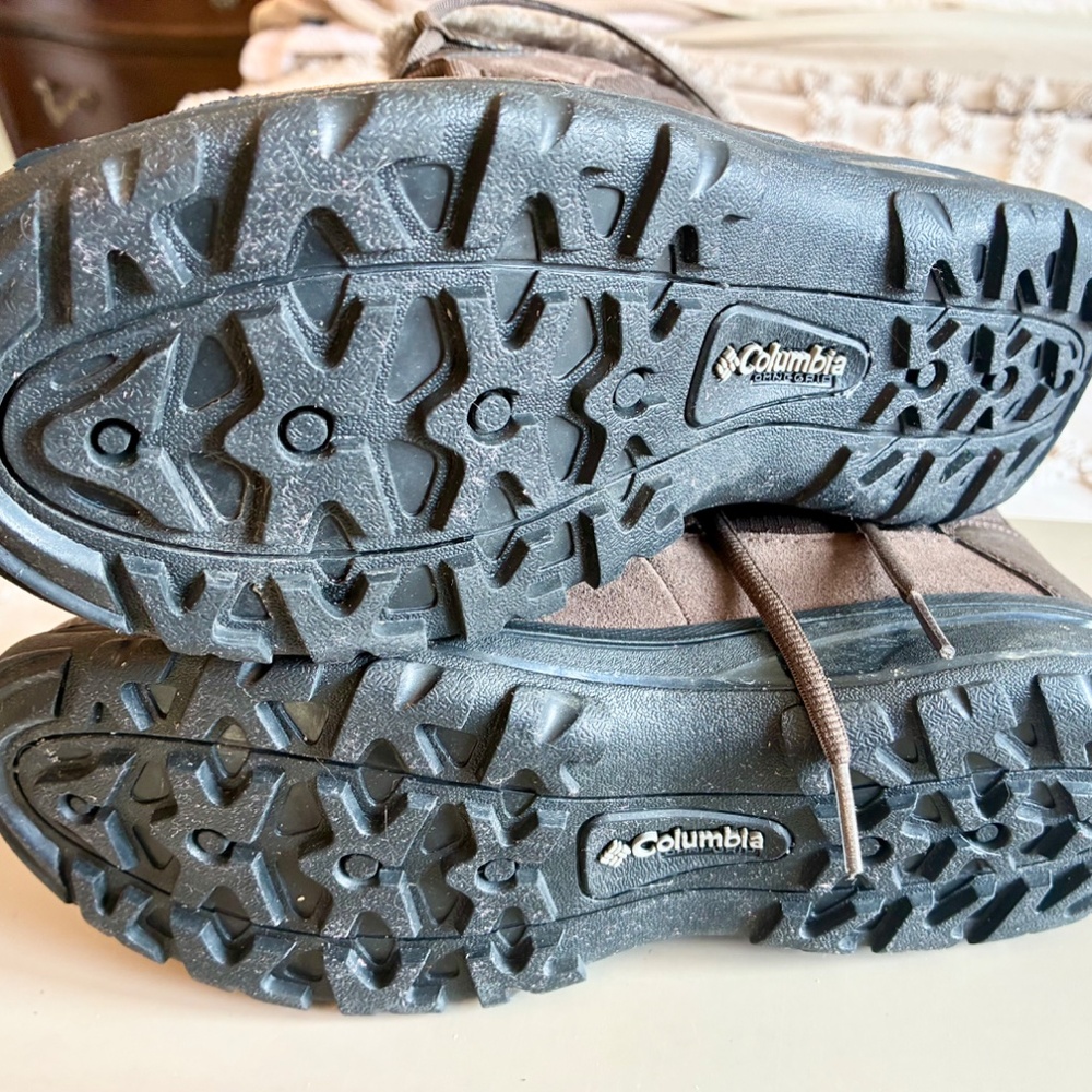 Columbia Boots Size 7.5 - Picture 7 of 8